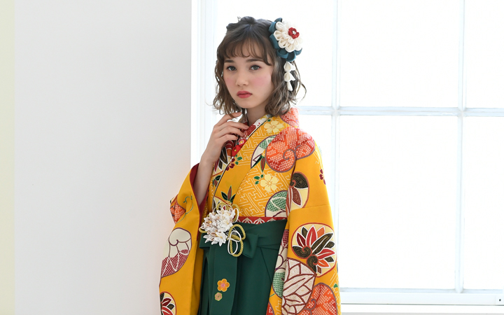 卒業式 袴 流行と魅力 選び方 緑の袴に合う着物の色は？